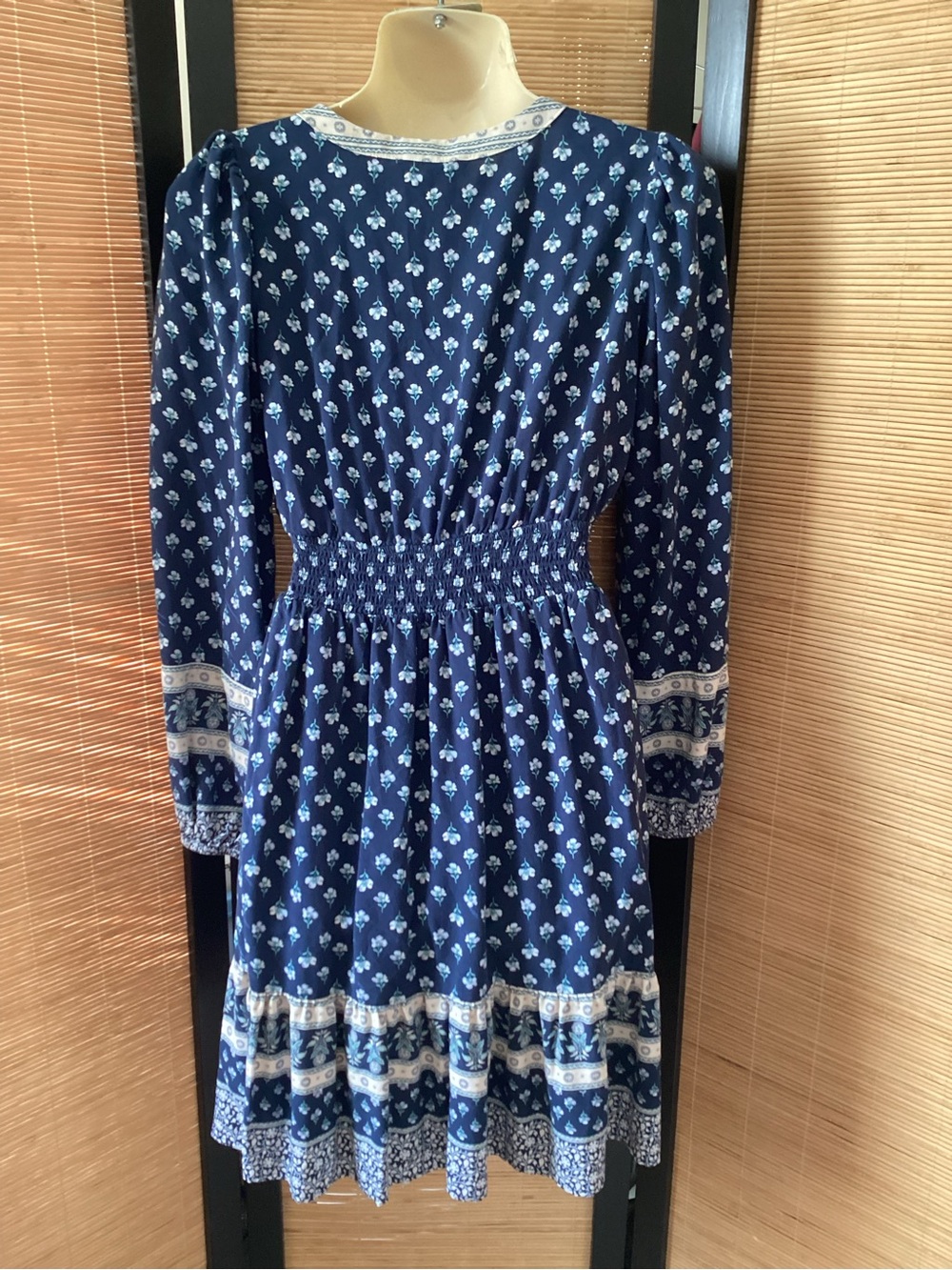 ❤️ LUCKY BRAND Smocked Waist Dress Sz S Navy Blue Floral V-Neck - Picture 6 of 10